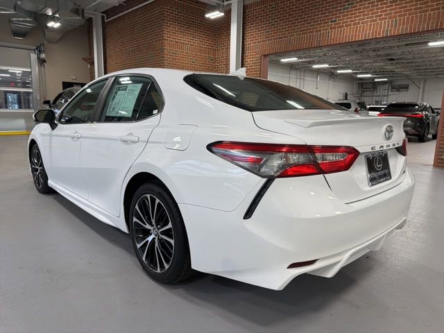 Used 2019 Toyota Camry SE image 5