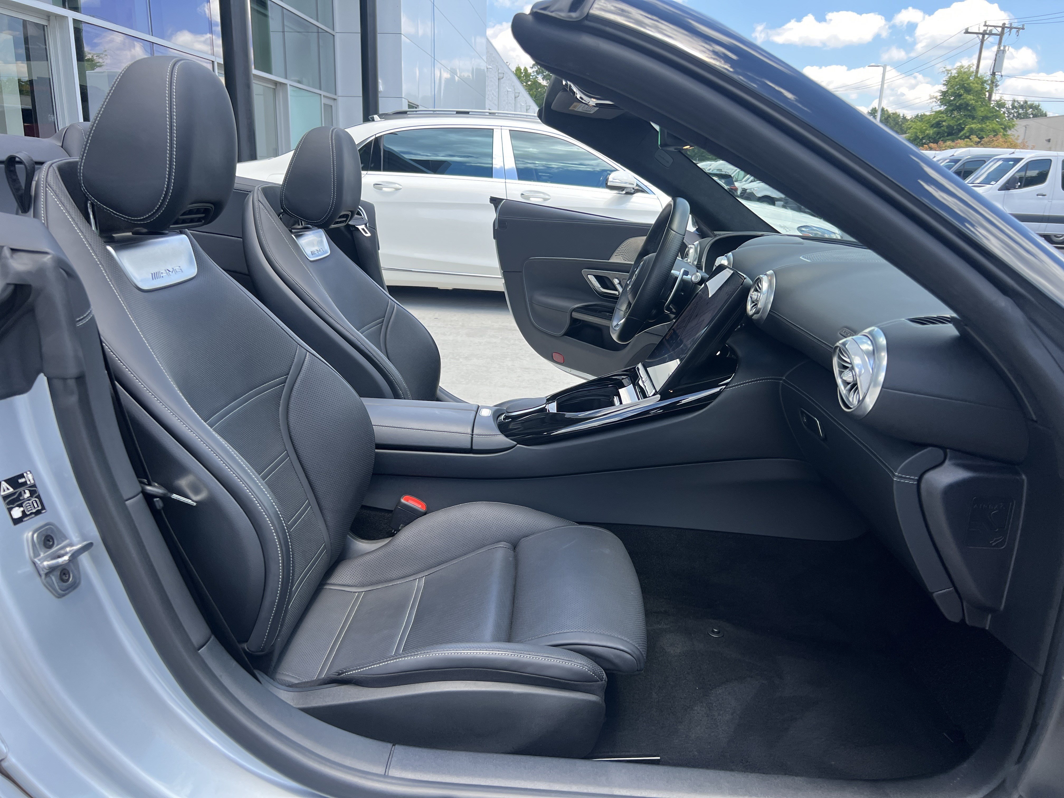 Used 2022 Mercedes-Benz SL 63 AMG 4MATIC image 35