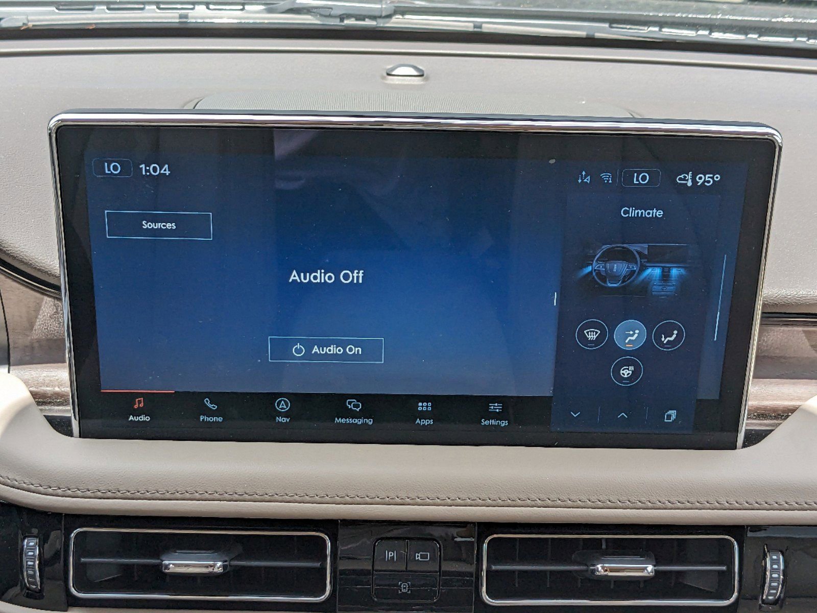 Certified 2023 Lincoln Nautilus Reserve w/ Equipment Group 202A image 19