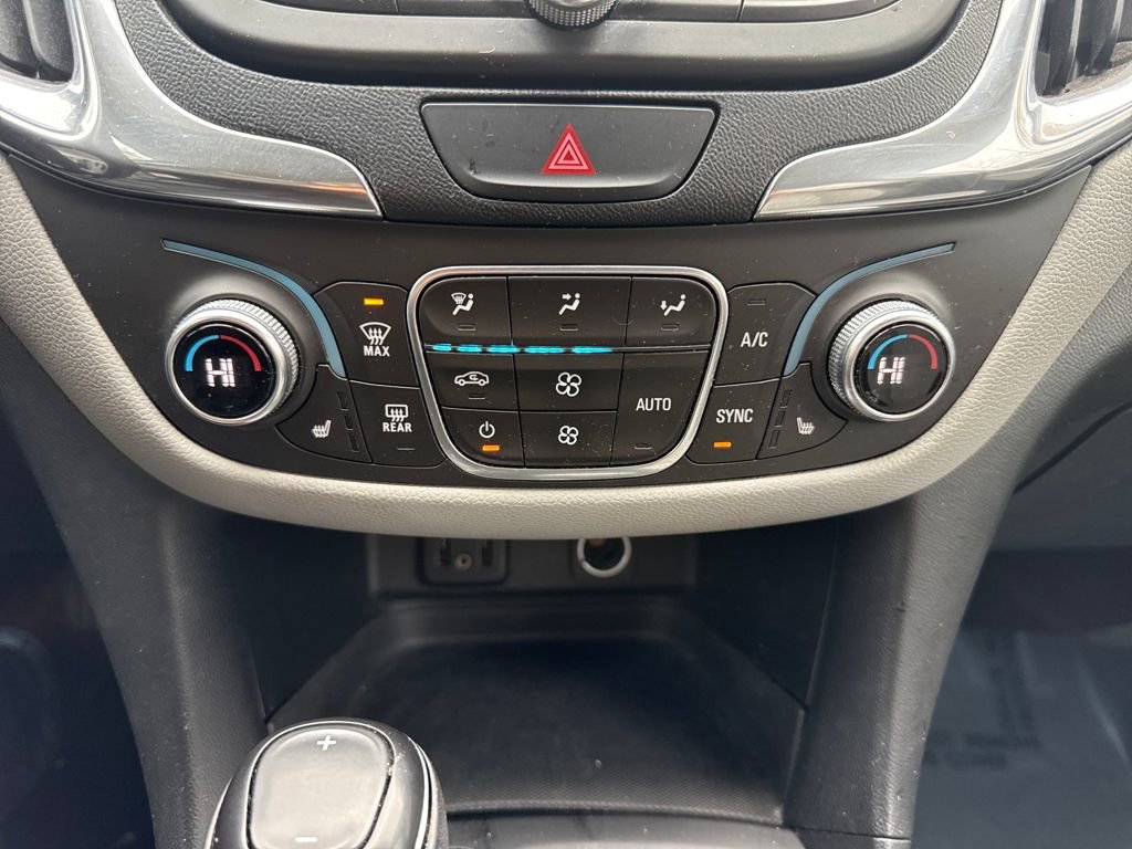 Used 2018 Chevrolet Equinox LT w/ Sun & Infotainment Package image 22