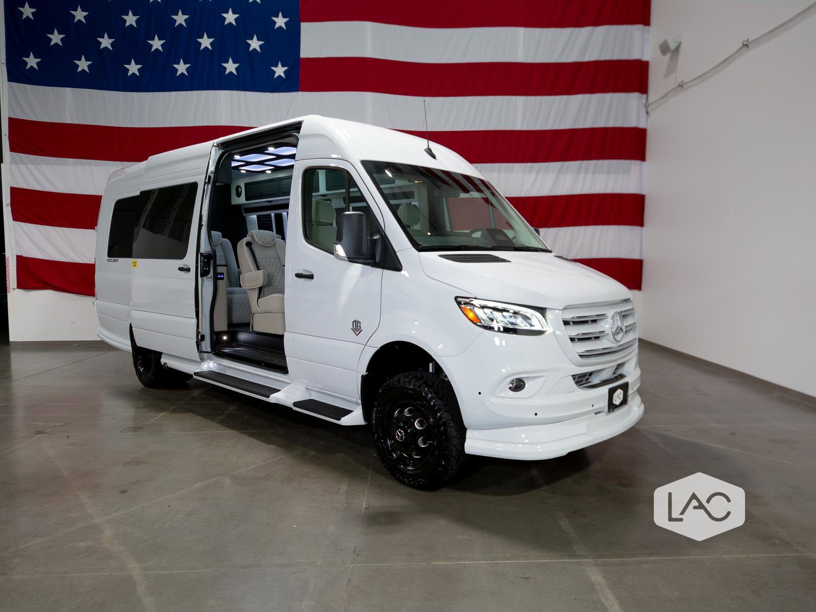 Used 2025 Mercedes-Benz Sprinter 3500 image 2