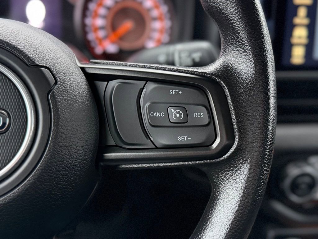 Used 2024 Jeep Gladiator Sport image 11