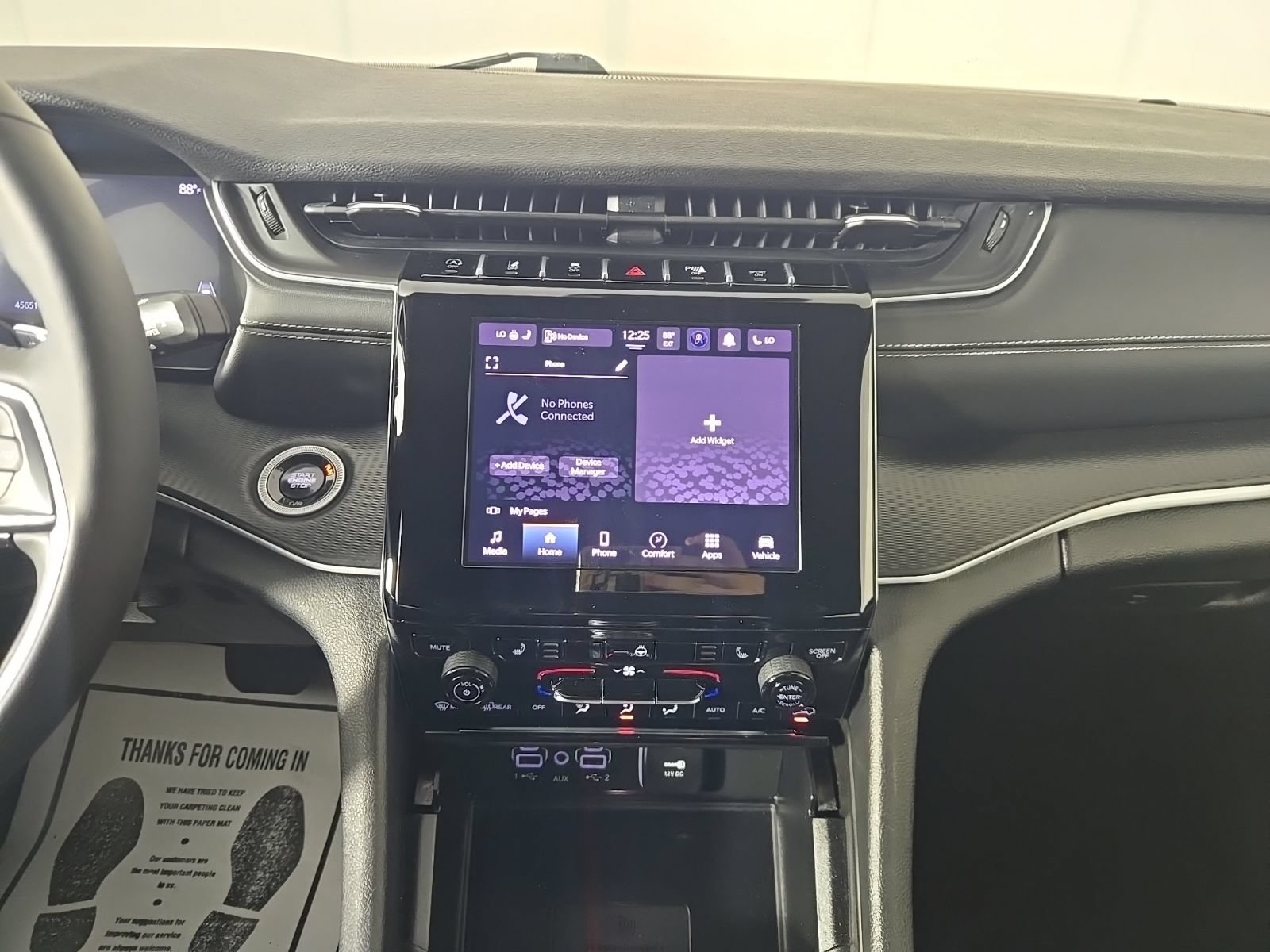 Used 2024 Jeep Grand Cherokee Altitude RWD image 10
