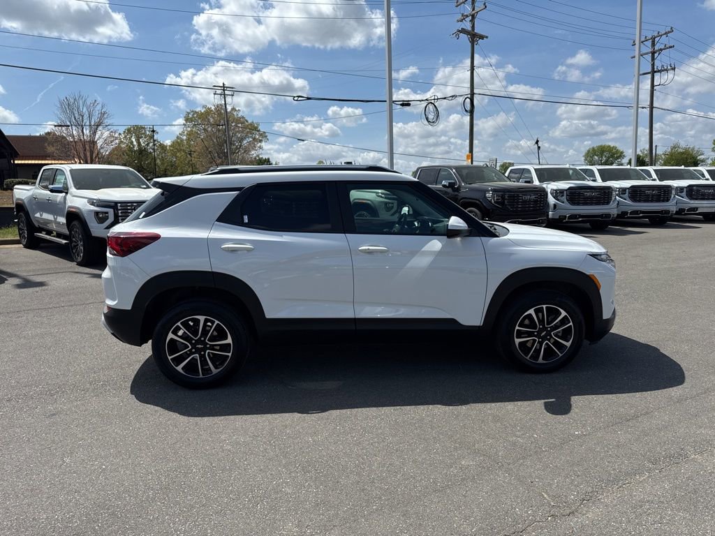 Used 2025 Chevrolet TrailBlazer LT AWD/4WD image 6