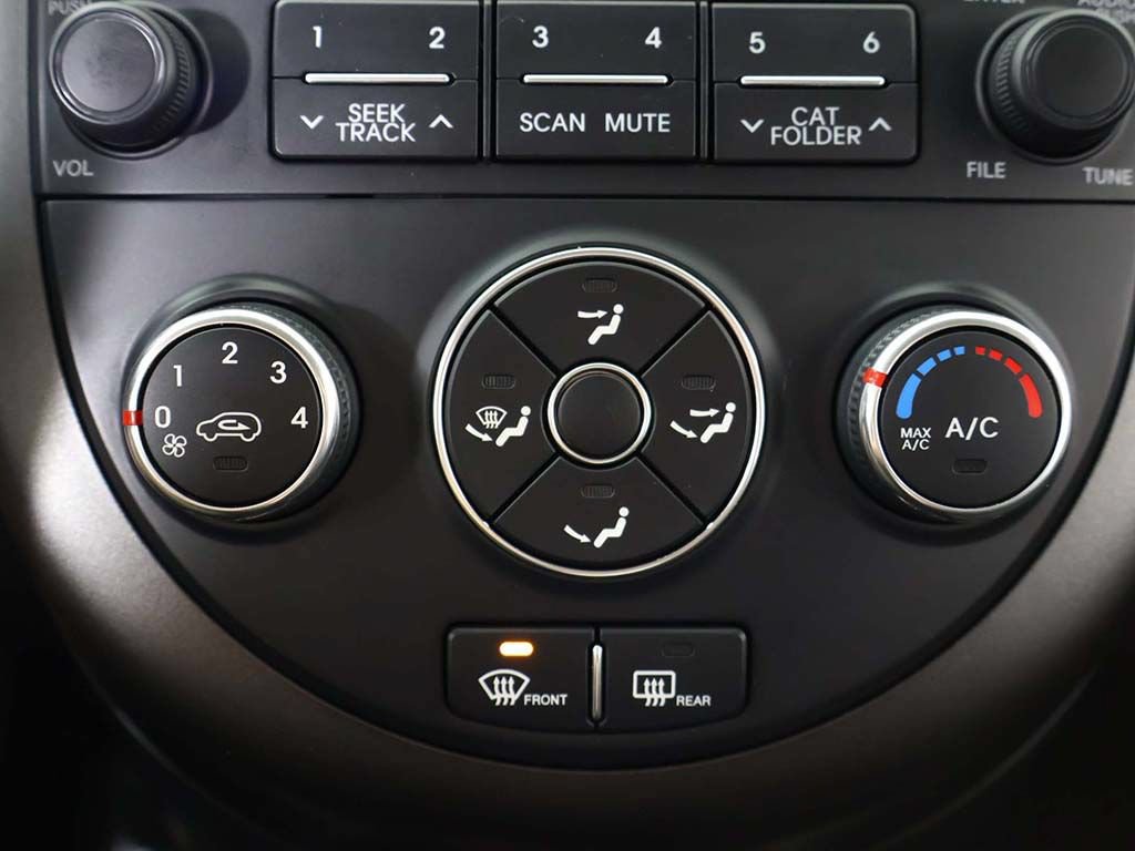 Used 2013 Kia Soul + FWD image 36