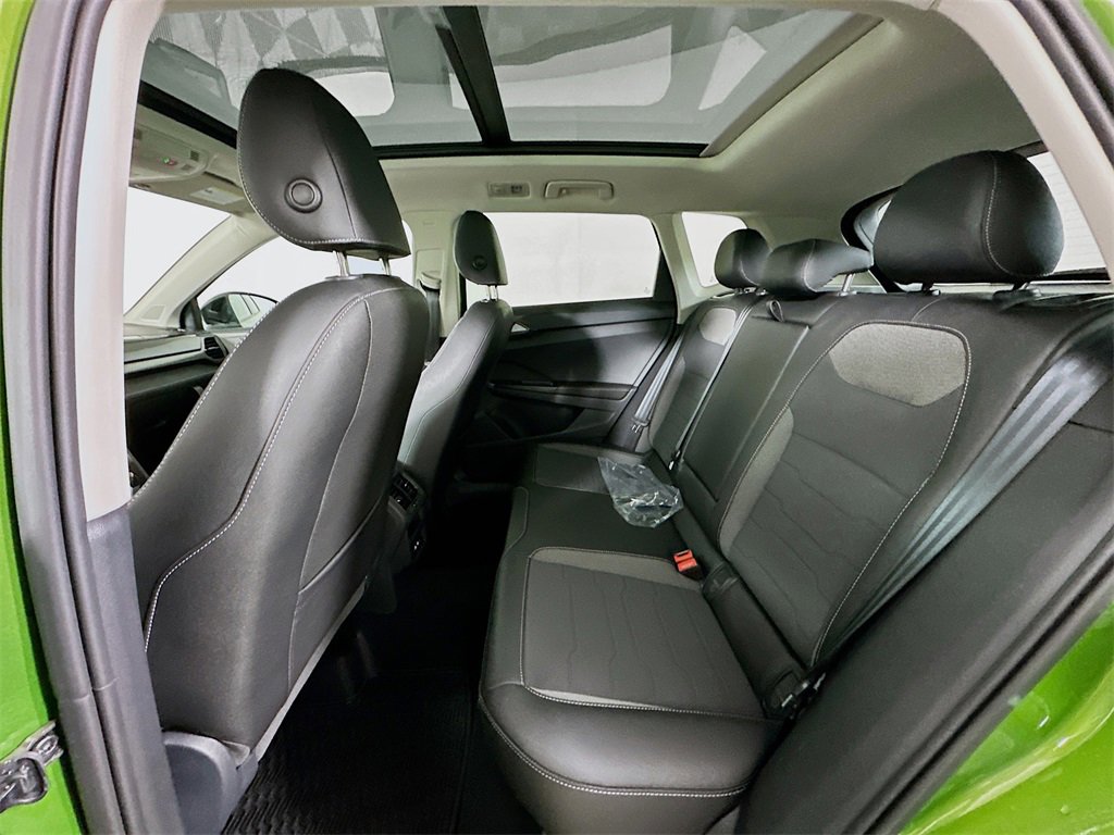 New 2026 Volkswagen Taos SE image 17