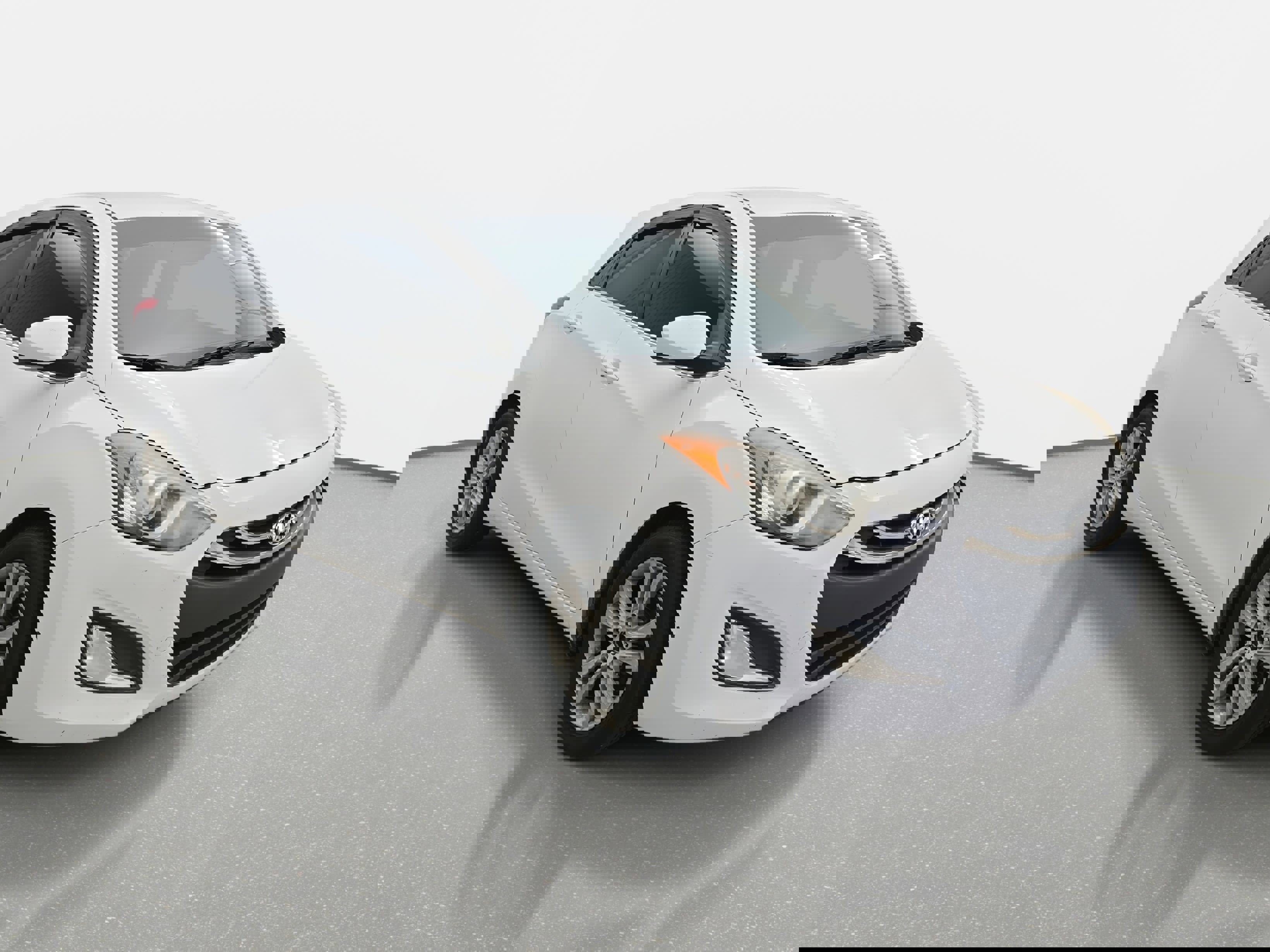 Used 2013 Hyundai Elantra GT image 3