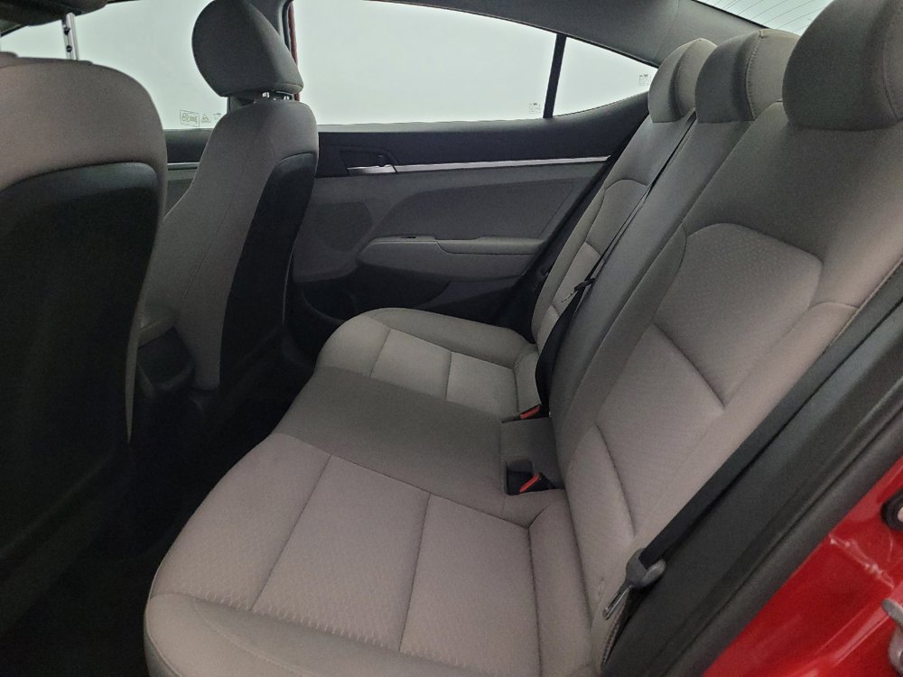 Used 2019 Hyundai Elantra SE FWD image 18