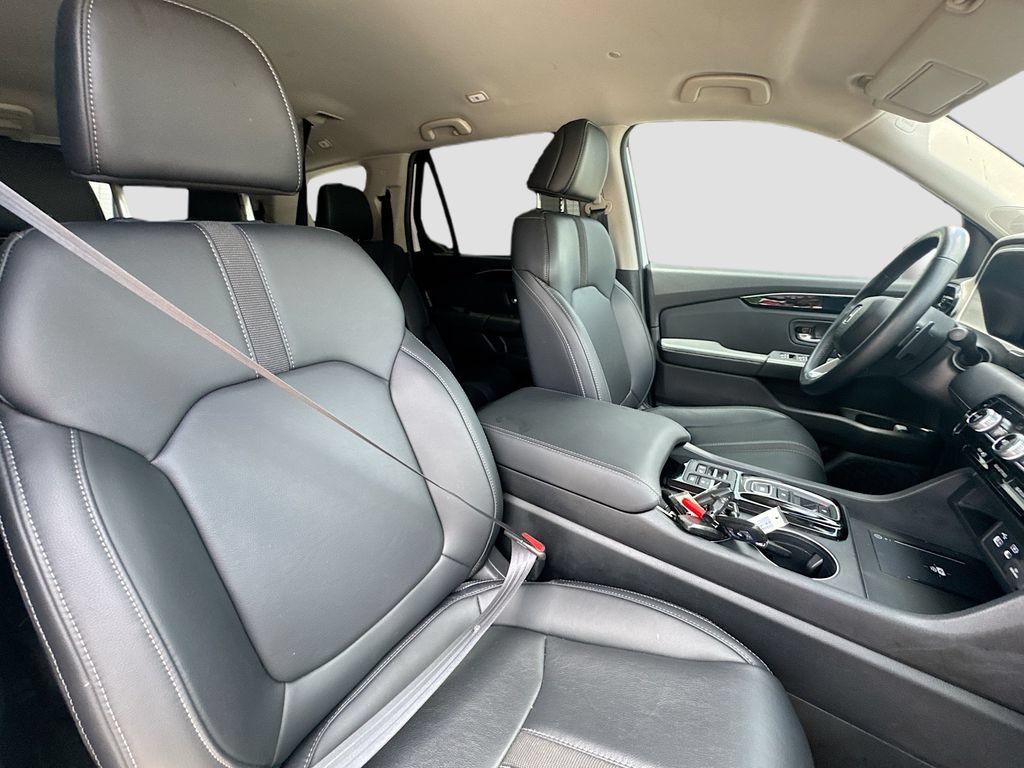 Used 2025 Honda Pilot EX-L image 28