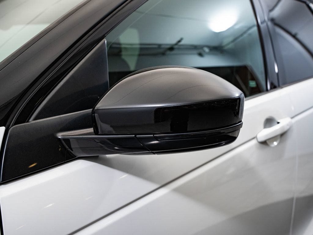 Used 2023 Land Rover Discovery Sport SE R-Dynamic AWD/4WD image 16