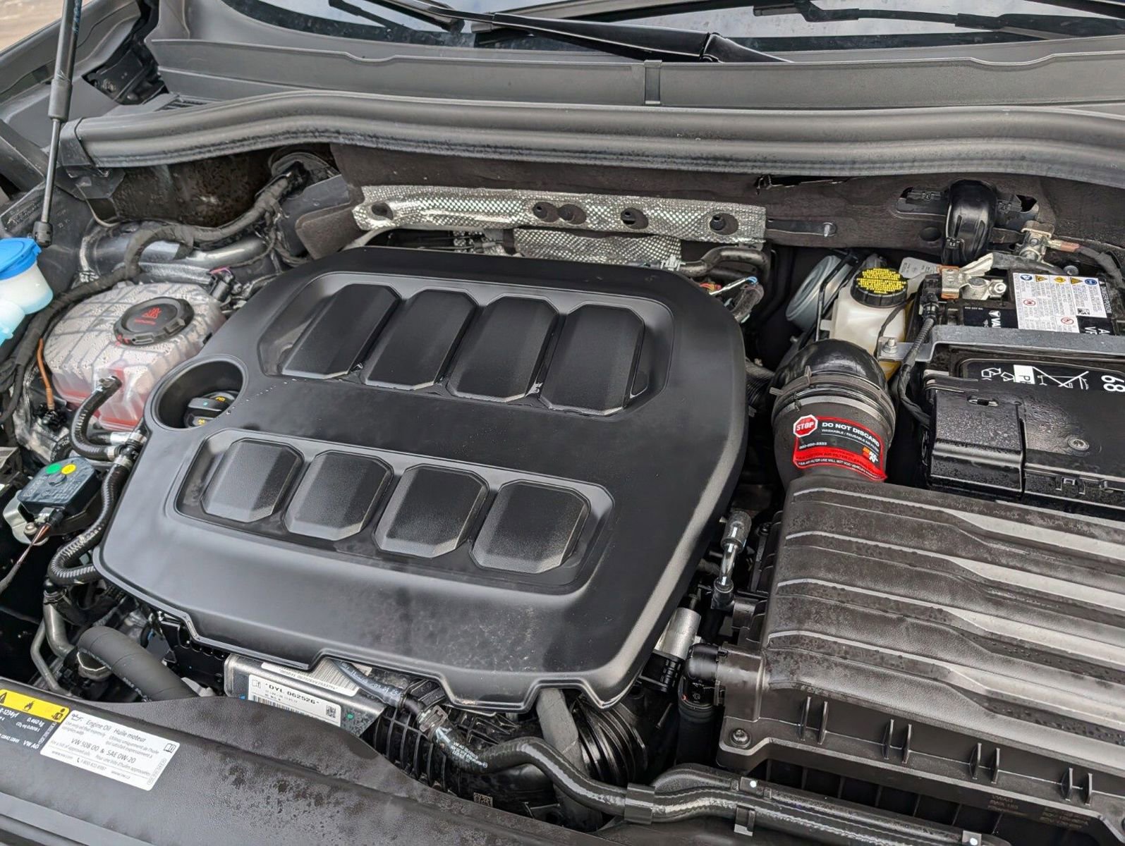 Used 2025 Volkswagen Tiguan SE AWD/4WD image 32