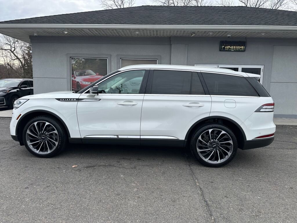 Used 2020 Lincoln Aviator Reserve w/ Equipment Group 202A image 4