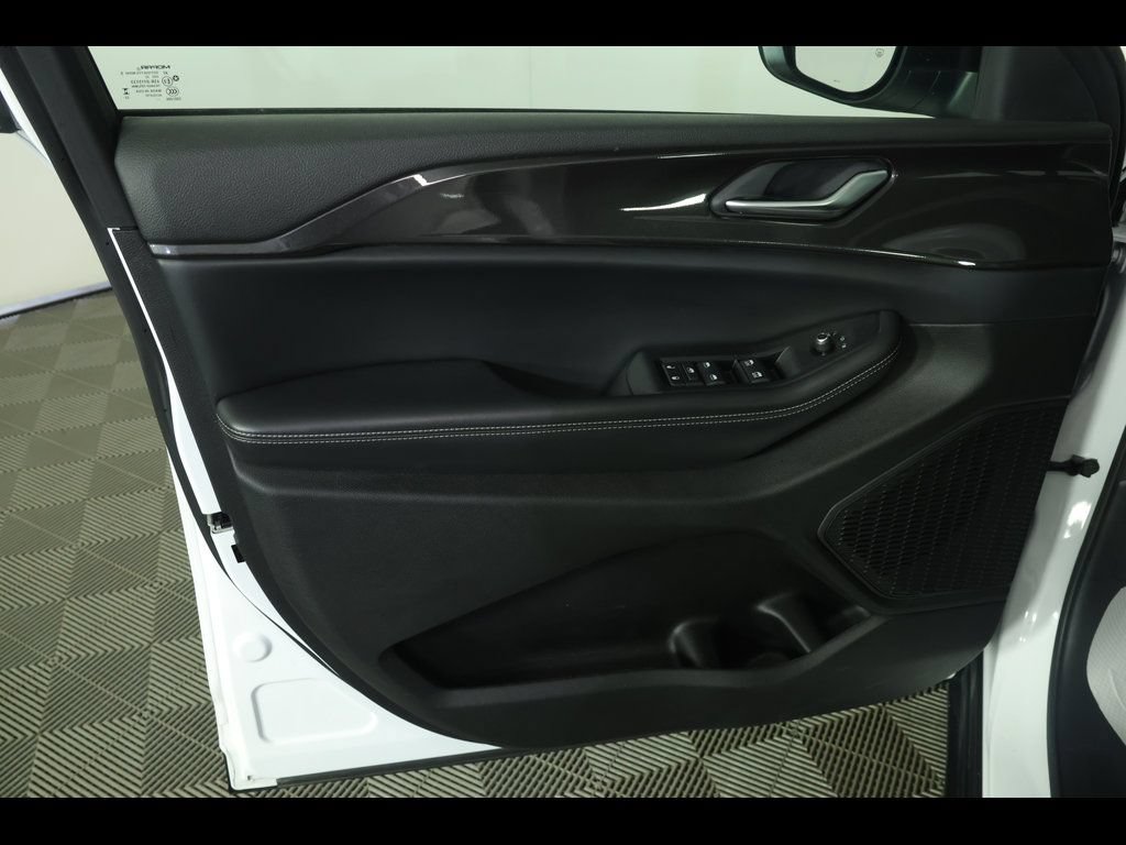 Certified 2023 Jeep Grand Cherokee L Laredo w/ Luxury Tech Group I AWD/4WD image 23