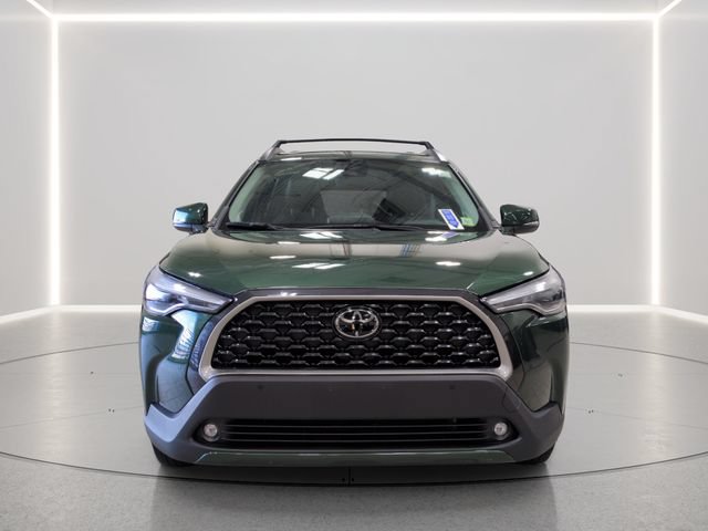 Used 2022 Toyota Corolla Cross XLE w/ Convenience Package AWD/4WD image 9