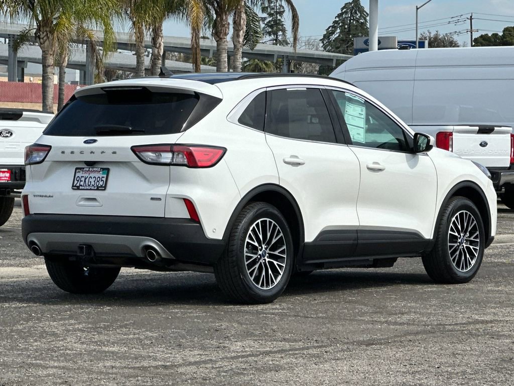 Certified 2022 Ford Escape Titanium w/ Titanium Premium Package image 3