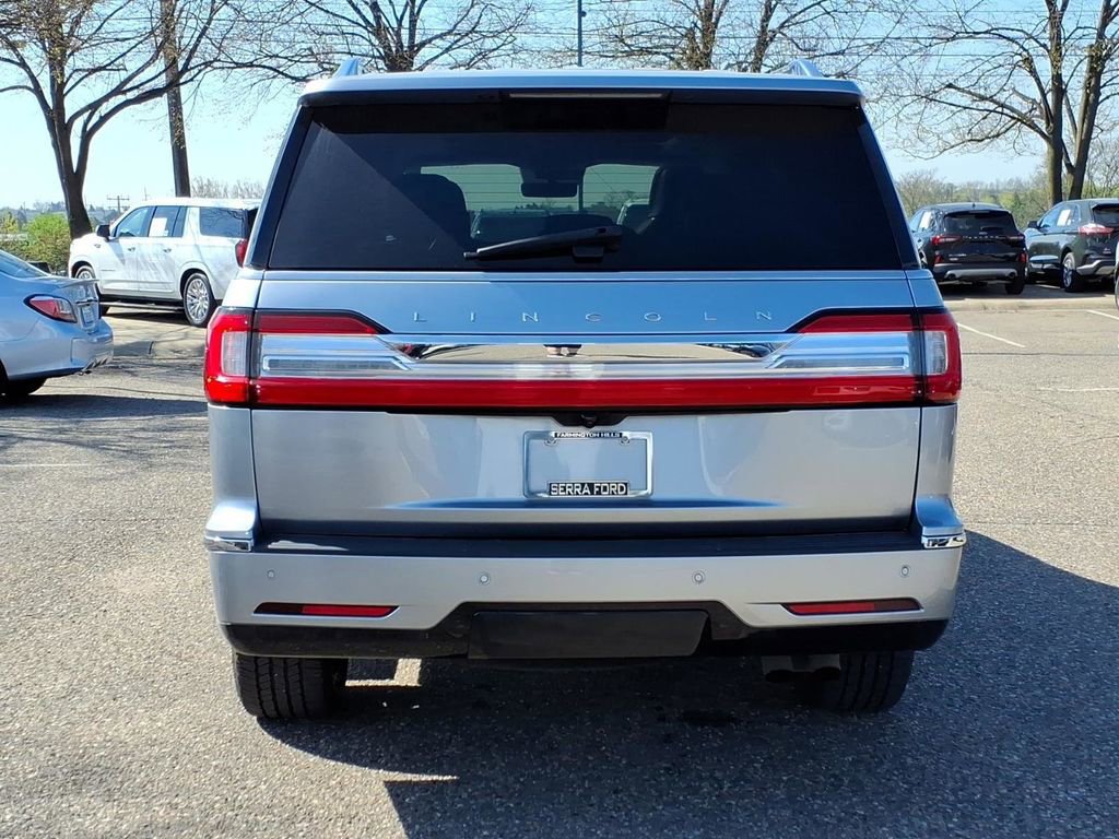 Used 2021 Lincoln Navigator Reserve w/ Luxury Package AWD/4WD image 4