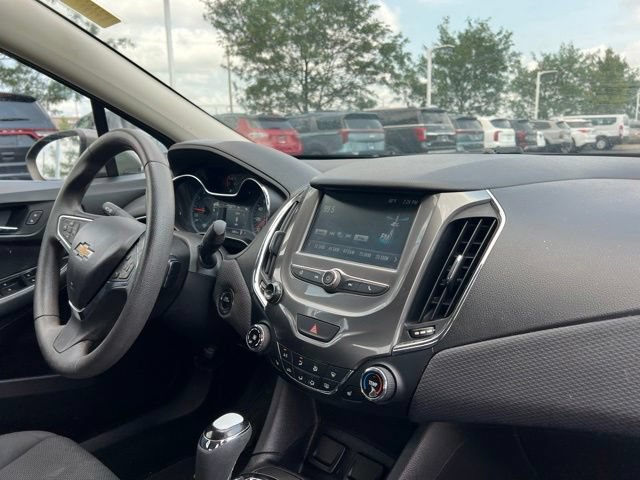 Used 2017 Chevrolet Cruze LT w/ Convenience Package FWD image 32