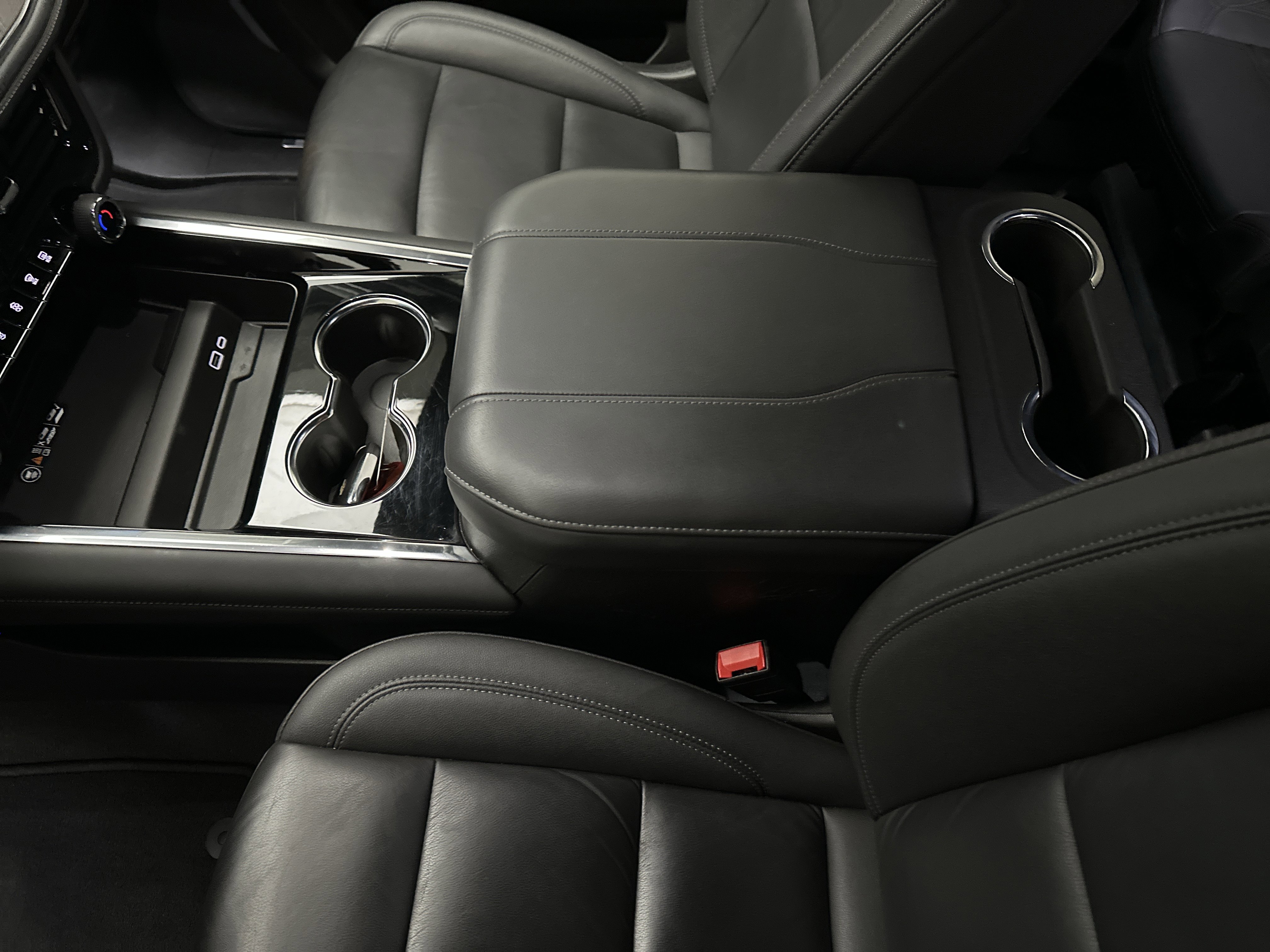 Used 2025 Chevrolet Tahoe LT image 45