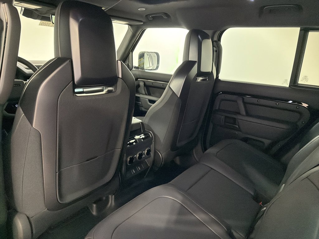 New 2026 Land Rover Defender 110 OCTA AWD/4WD image 21