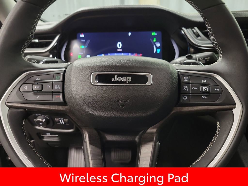 Used 2023 Jeep Grand Cherokee 4WD 4xe w/ Luxury Tech Group II image 17