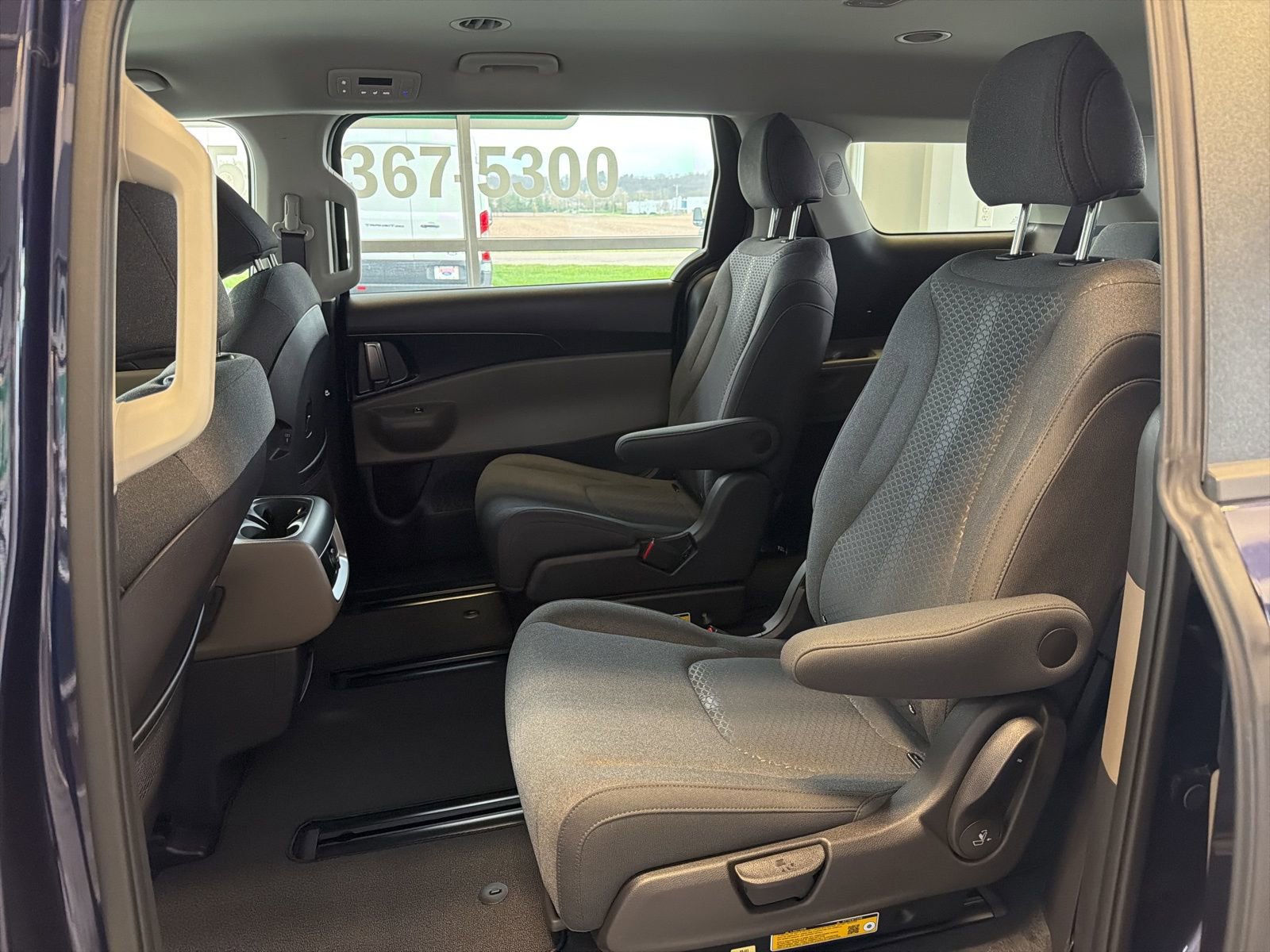 New 2026 Kia Carnival LX image 13