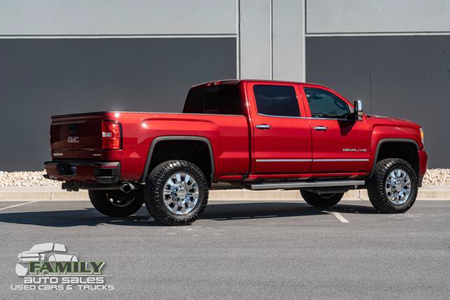 Used 2018 GMC Sierra 2500 Denali w/ Duramax Plus Package AWD/4WD image 9