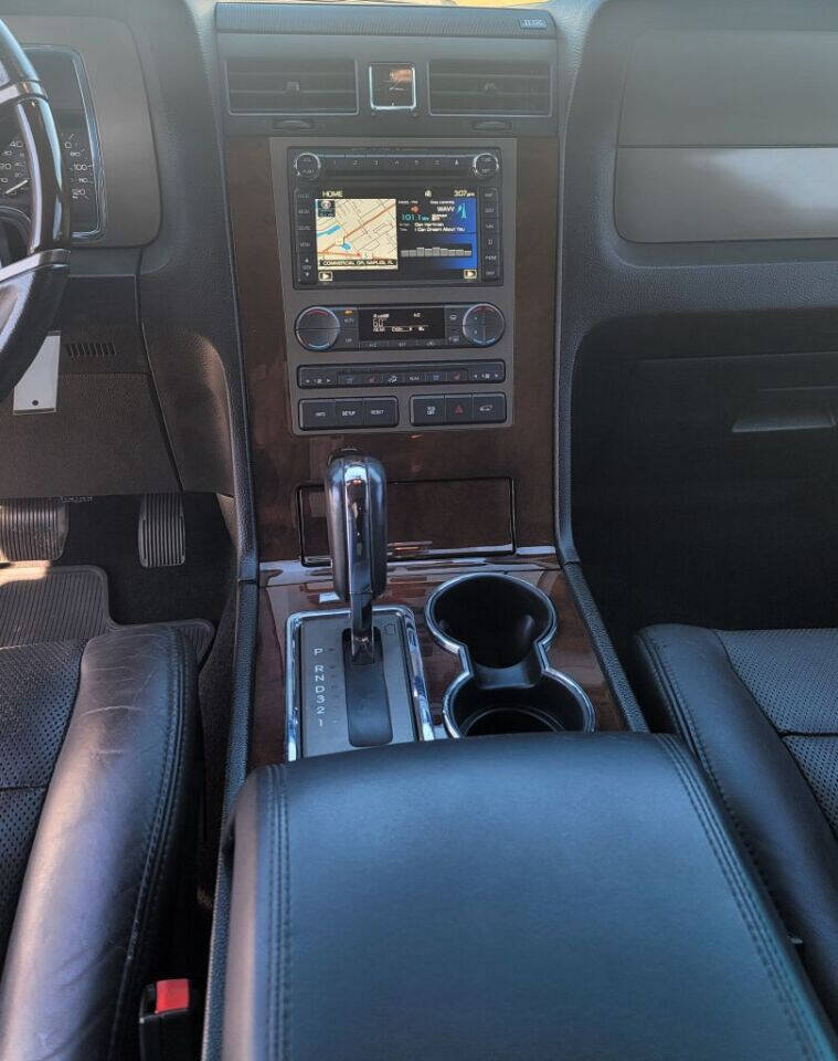 Used 2014 Lincoln Navigator L 2WD image 17