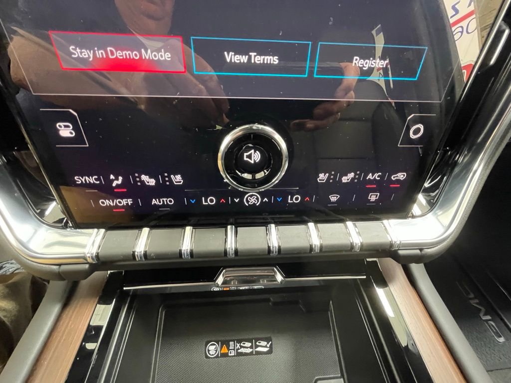 New 2026 GMC Yukon XL Denali w/ Sun & Power Step Package AWD/4WD image 25