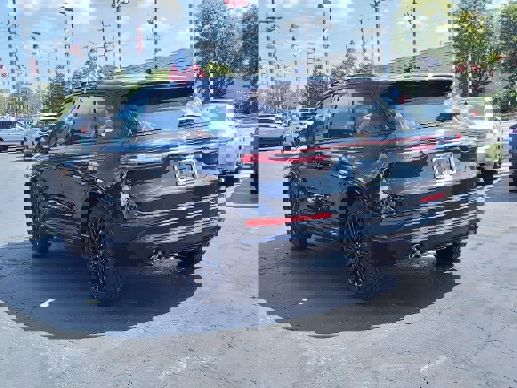 New 2023 Lincoln Corsair Reserve w/ Equipment Group 202A image 27