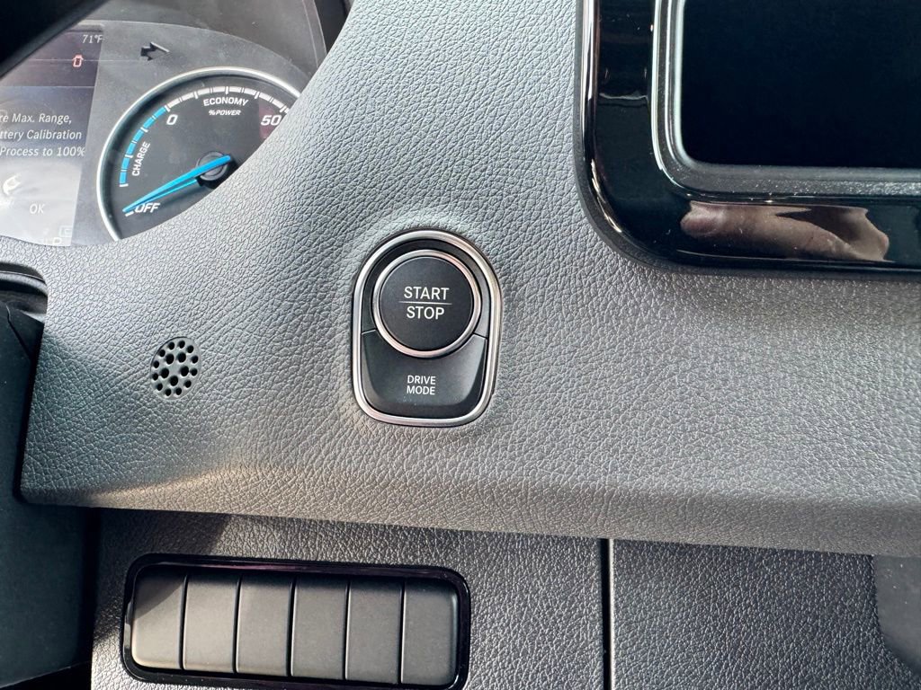 Used 2024 Mercedes-Benz eSprinter 170 Cargo image 23