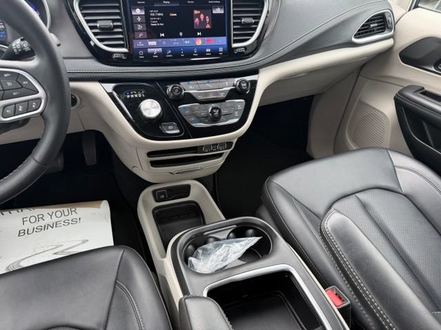 Used 2024 Chrysler Pacifica Limited FWD image 22