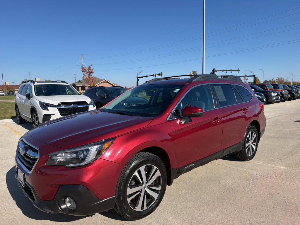 Used 2018 Subaru Outback 2.5i Limited AWD/4WD image 2