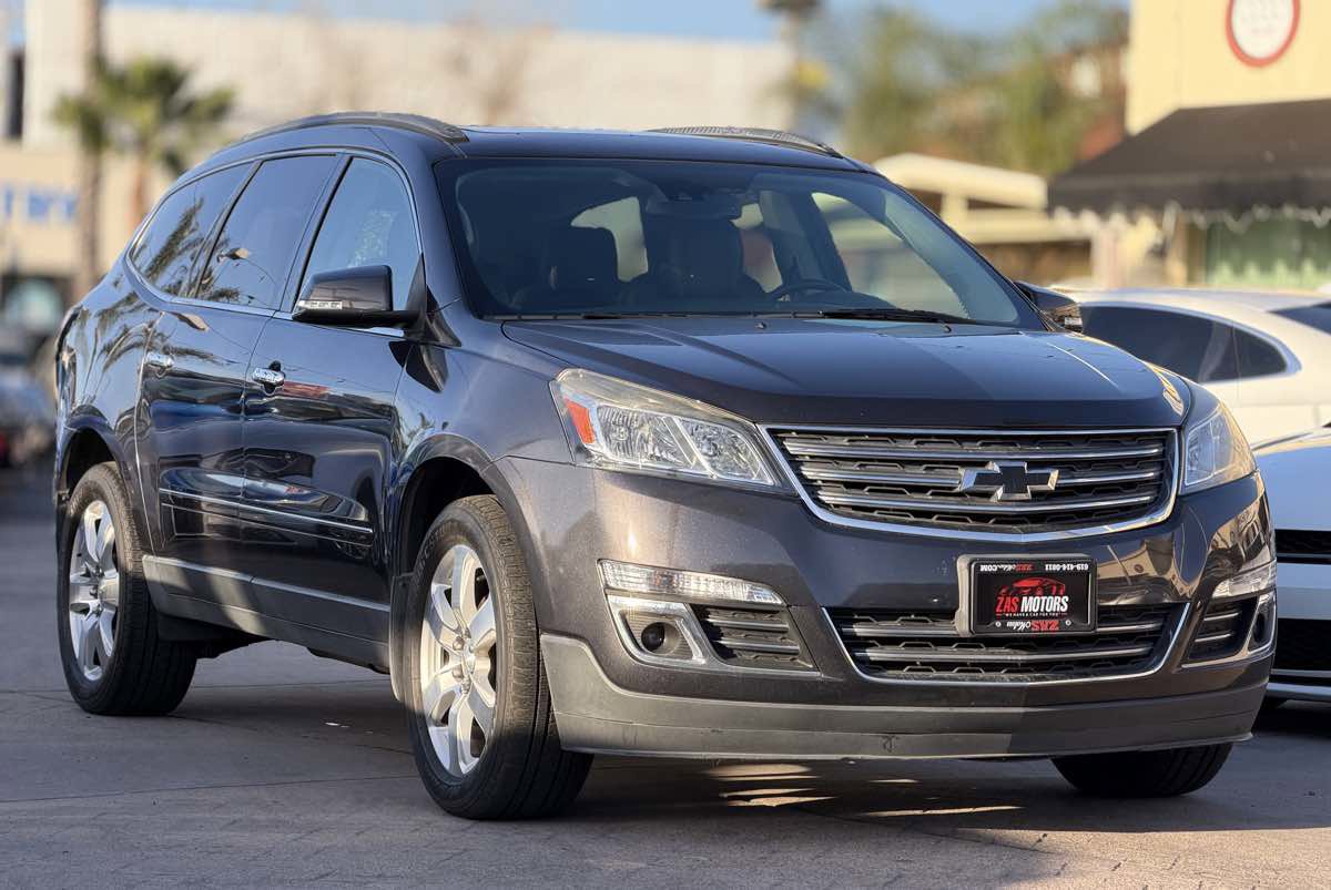 Used 2017 Chevrolet Traverse Premier AWD/4WD image 4