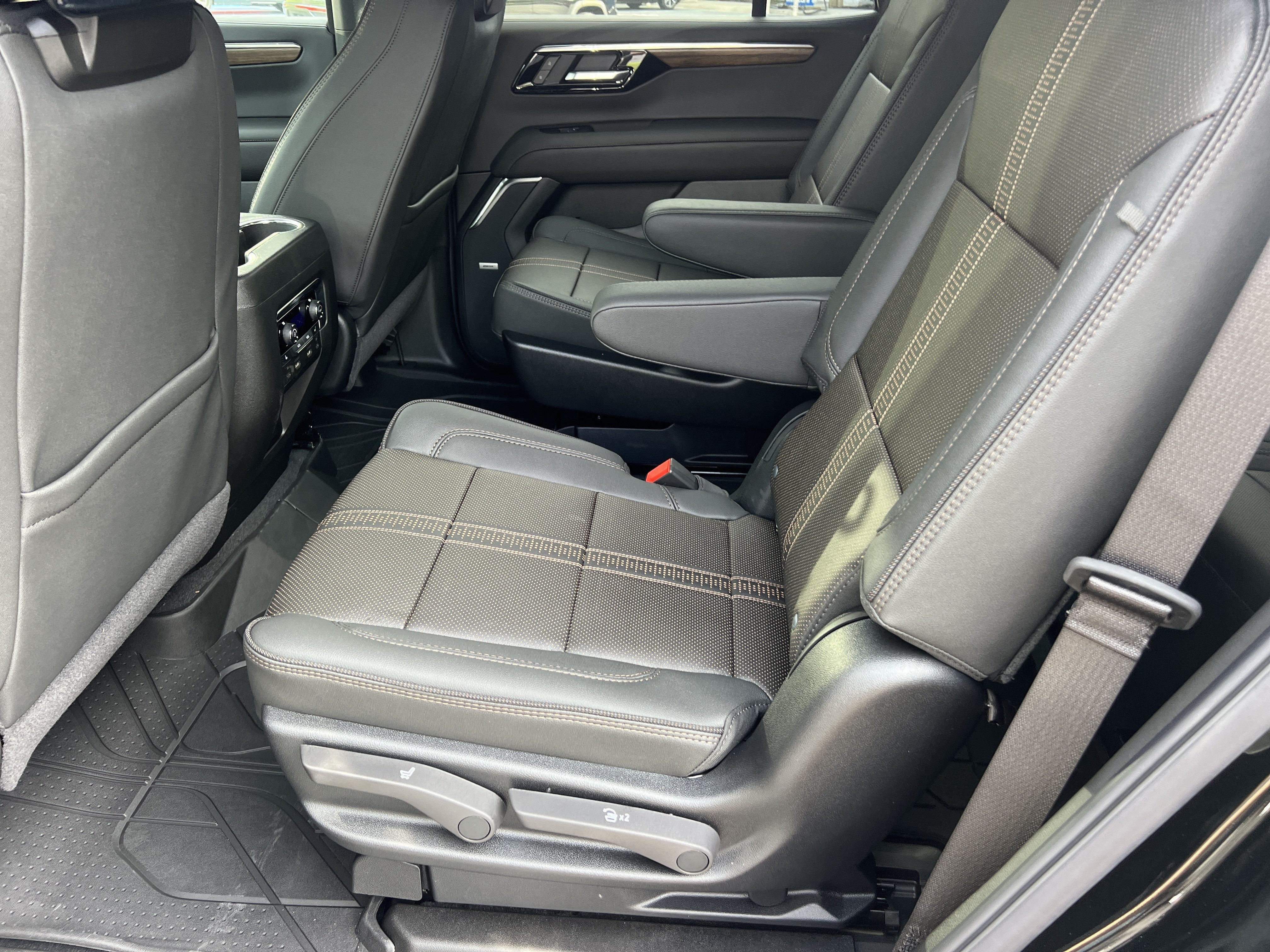 New 2027 Chevrolet Tahoe High Country AWD/4WD image 17