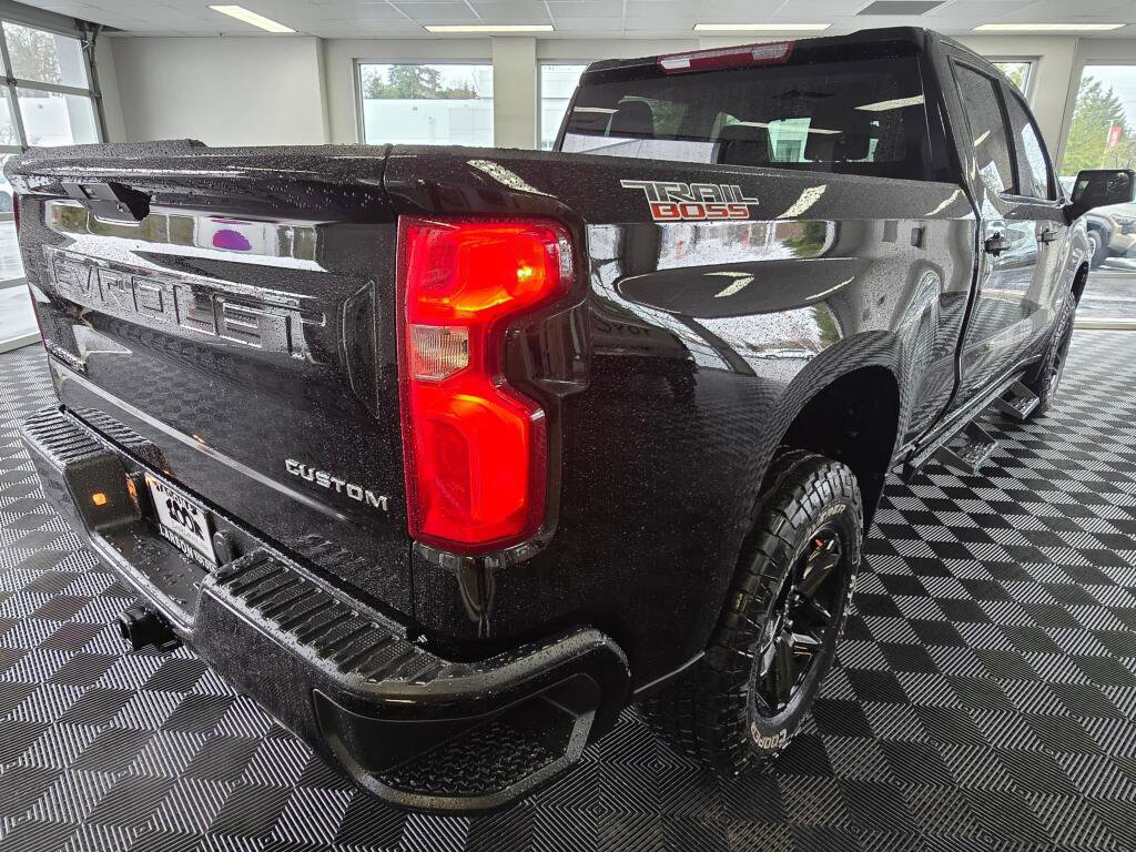 Used 2020 Chevrolet Silverado 1500 Custom Trail Boss w/ Custom Convenience Package image 3