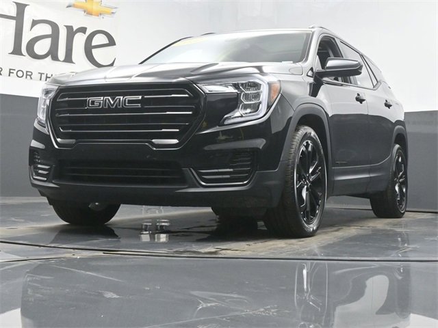 Used 2022 GMC Terrain SLE w/ Driver Convenience Package image 4