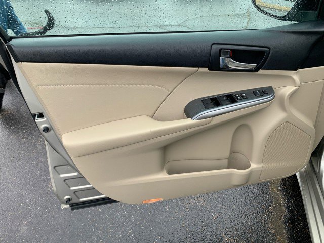 Used 2013 Toyota Camry XLE w/ Leather Pkg FWD image 10
