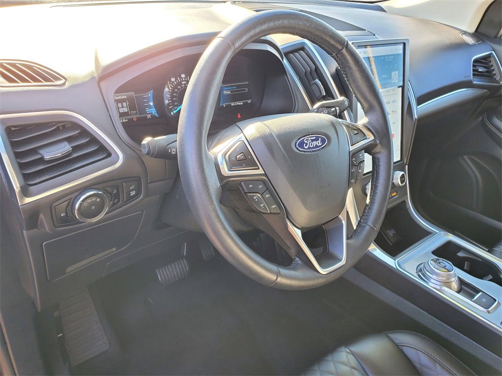 Used 2024 Ford Edge Titanium image 10