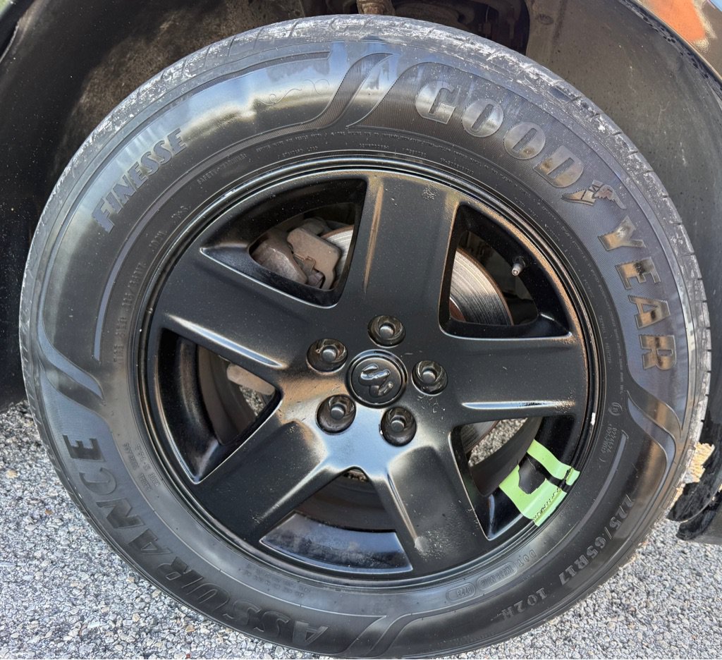 Used 2005 Dodge Magnum SE RWD image 21