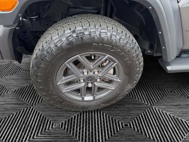 Used 2024 Jeep Wrangler Unlimited Sport AWD/4WD image 10