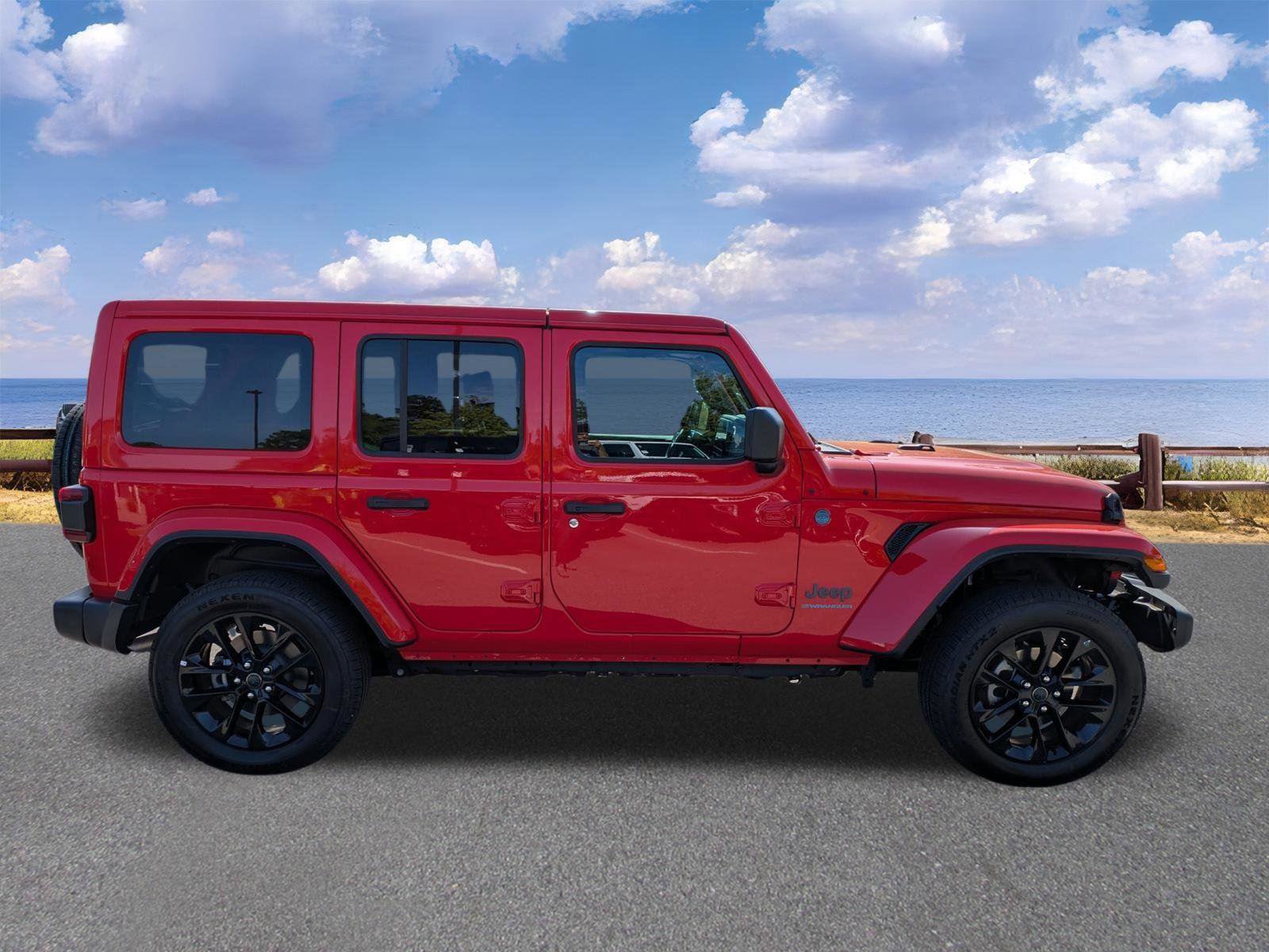 Used 2025 Jeep Wrangler Sahara w/ Safety Group AWD/4WD image 9