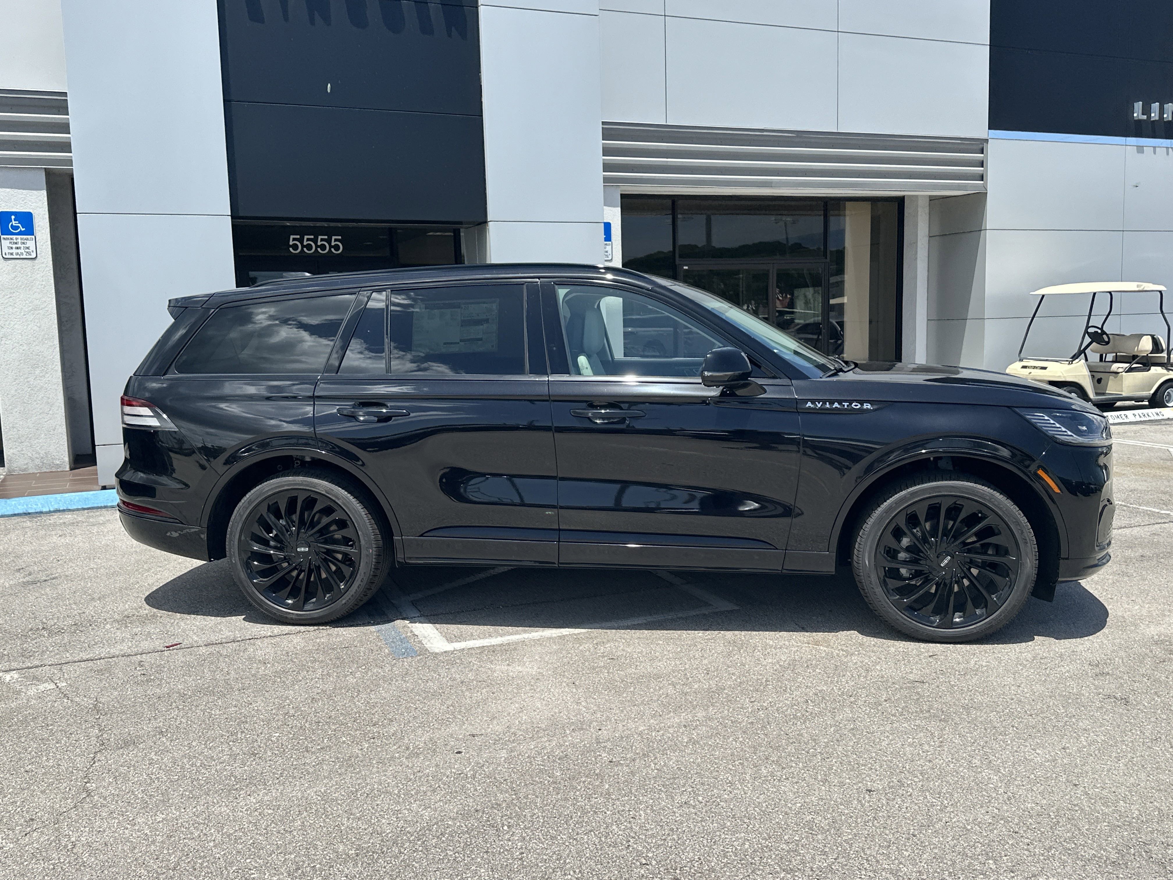 New 2025 Lincoln Aviator Reserve w/ Equipment Group 201A image 5