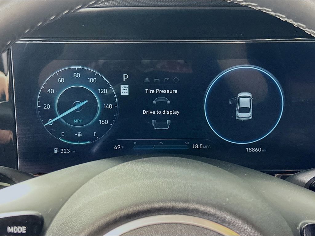 Used 2025 Hyundai Elantra SEL FWD image 23