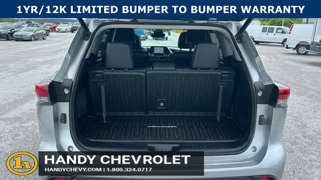Used 2021 Toyota Highlander XLE AWD/4WD image 40