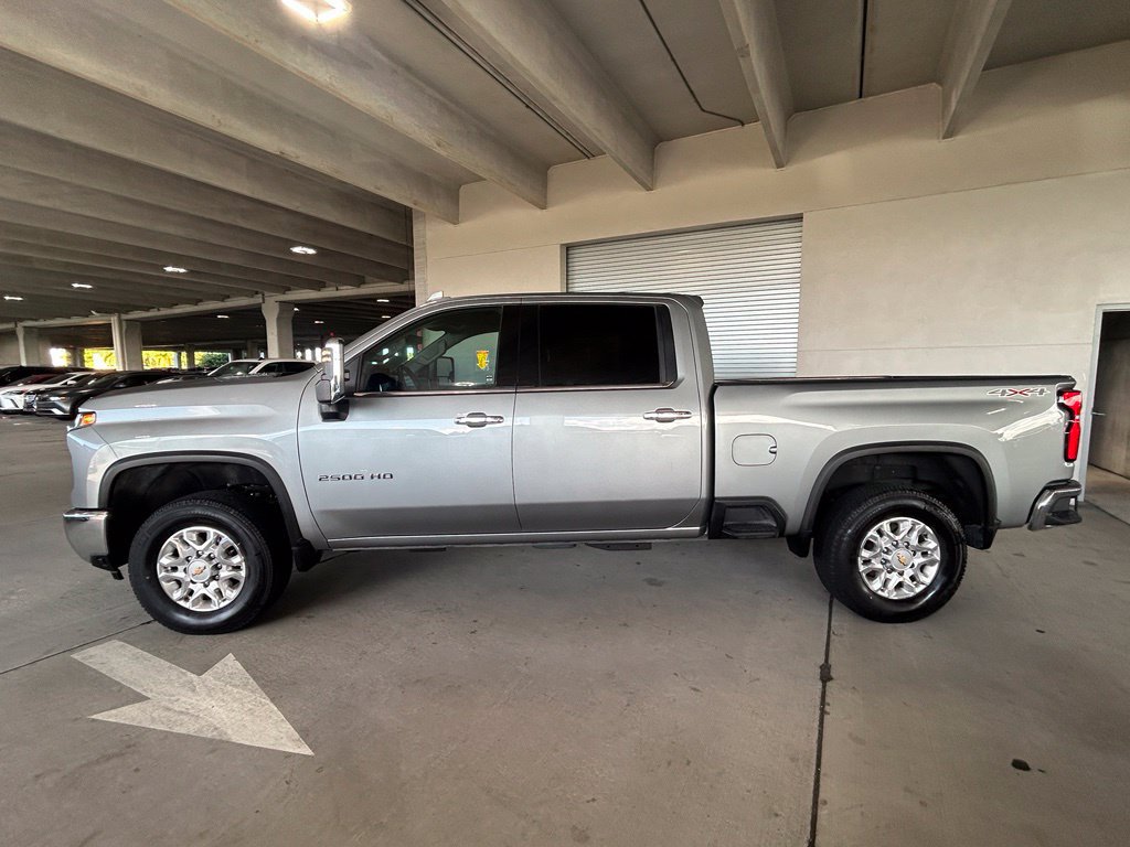 Used 2024 Chevrolet Silverado 2500 LTZ AWD/4WD image 2