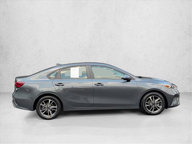 Used 2022 Kia Forte LXS FWD image 4