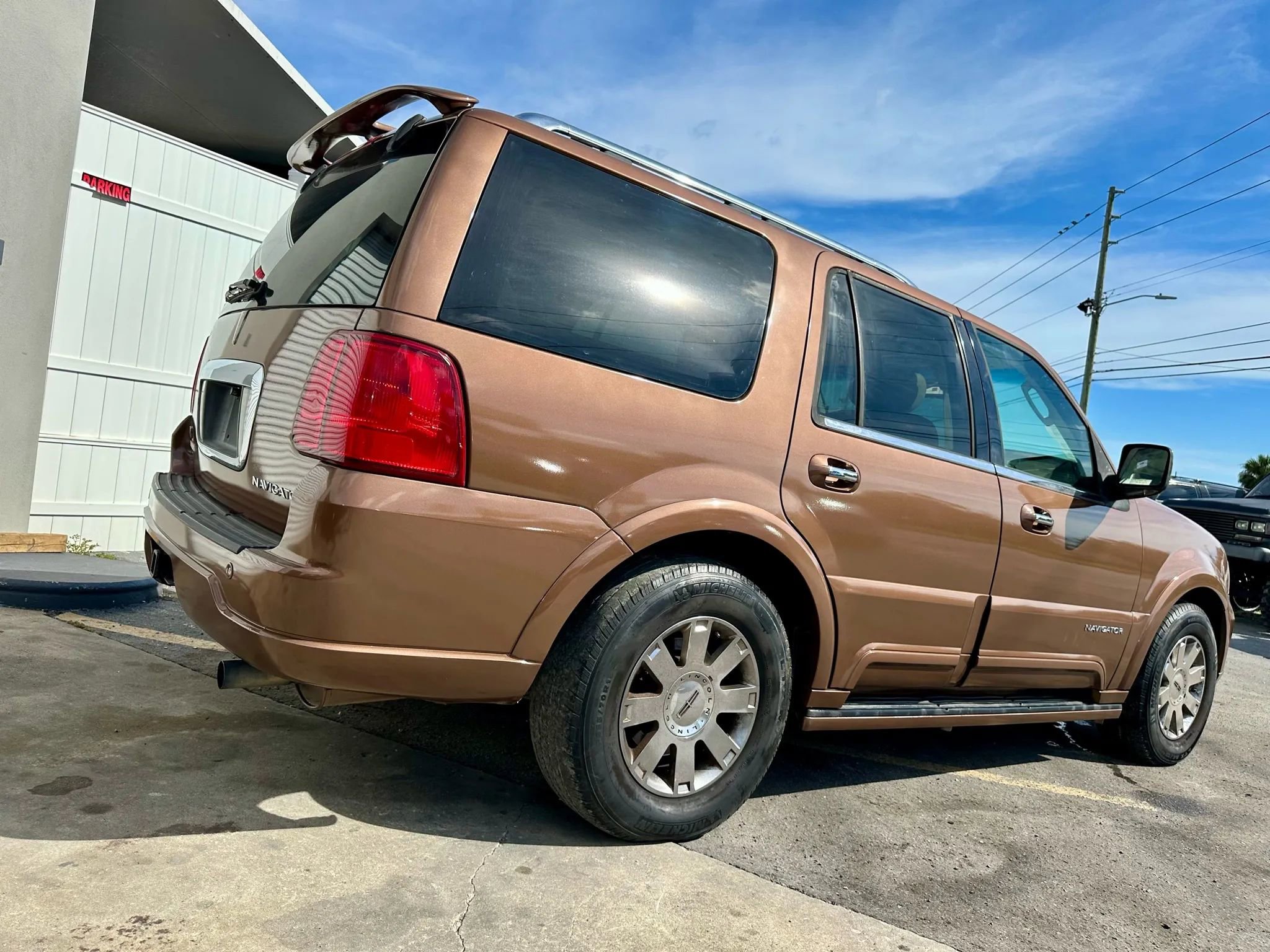 Used 2004 Lincoln Navigator 2WD image 3