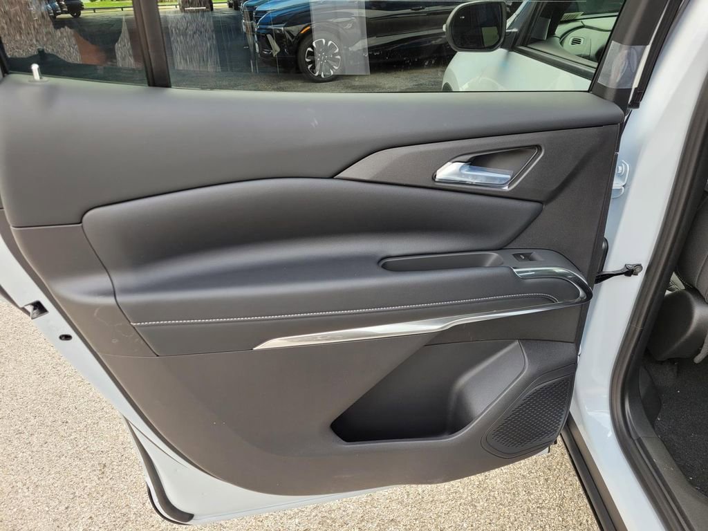 New 2026 Chevrolet Traverse LT image 10