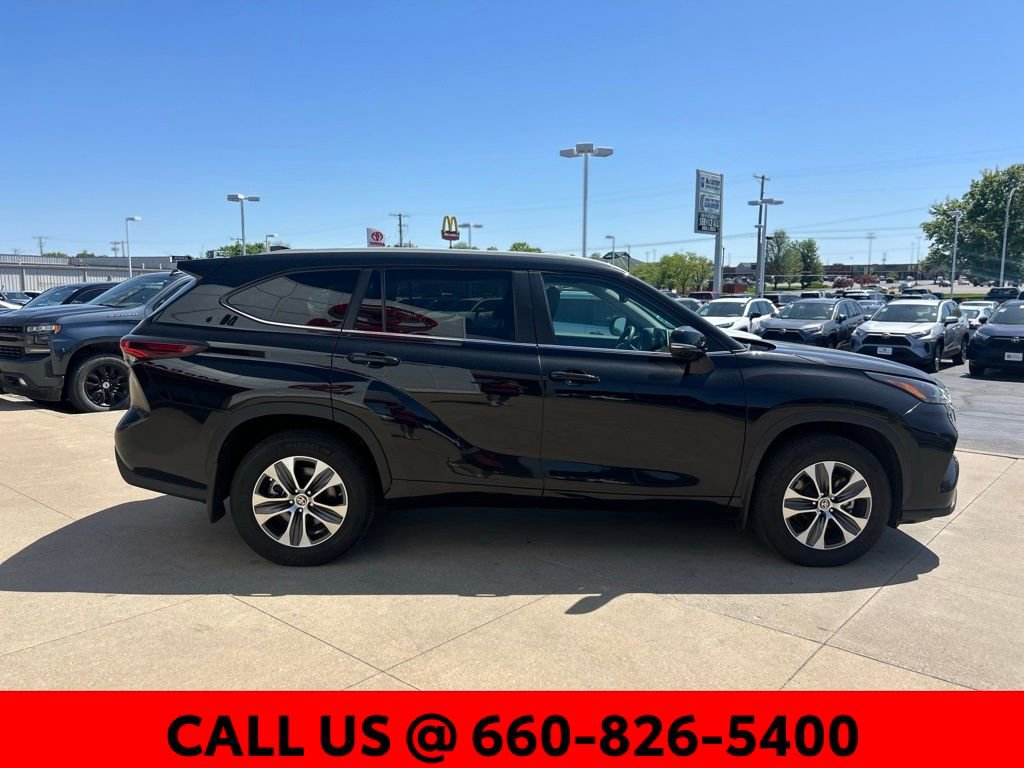Certified 2024 Toyota Highlander XLE AWD/4WD image 4