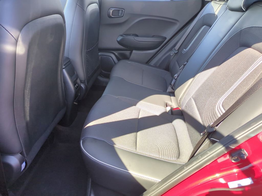 Used 2025 Hyundai Venue Limited FWD image 19